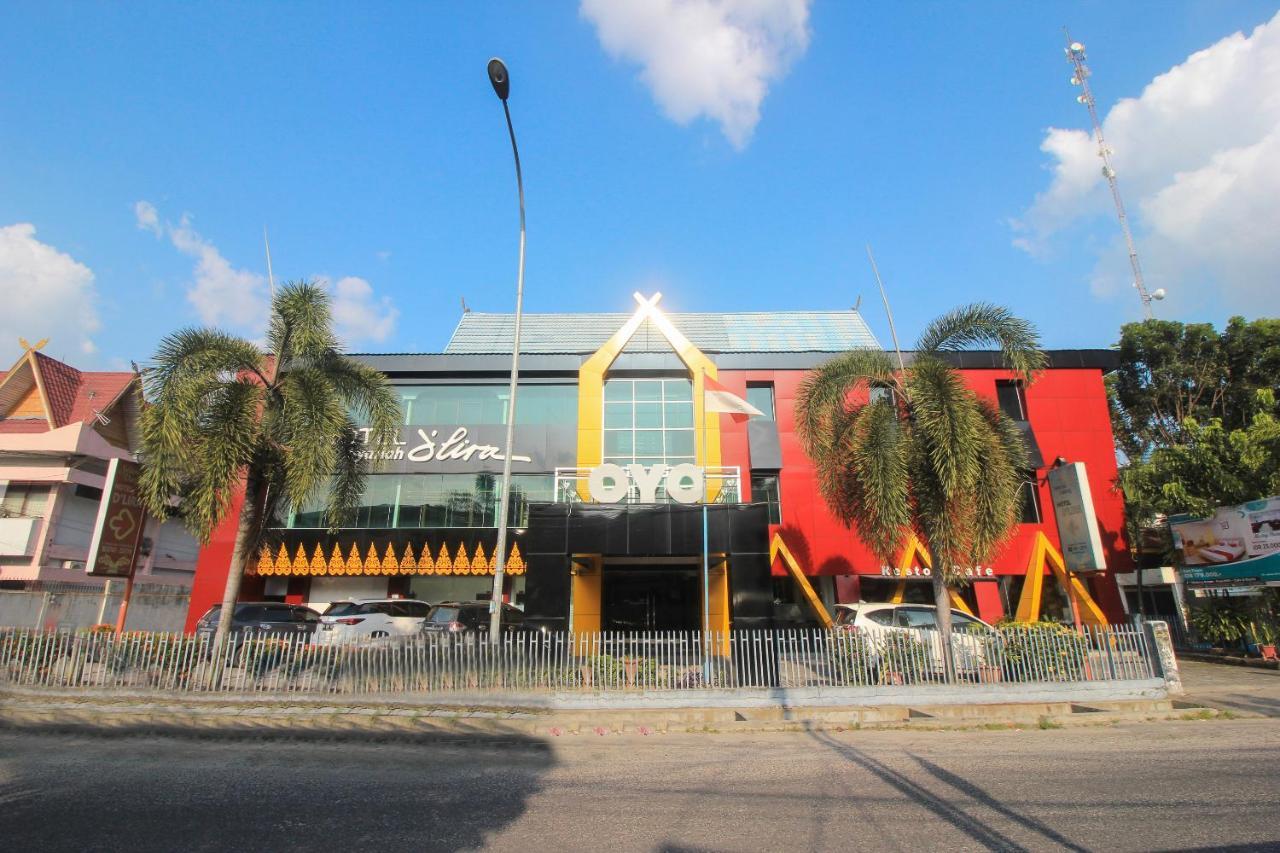 Oyo 1298 D'Lira Syariah Hotel Pekanbaru Exterior photo